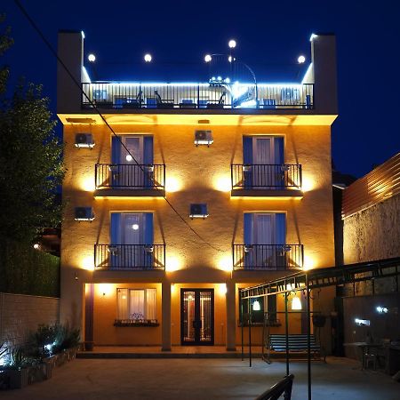 Hotel Banihills Tbilisi Ngoại thất bức ảnh