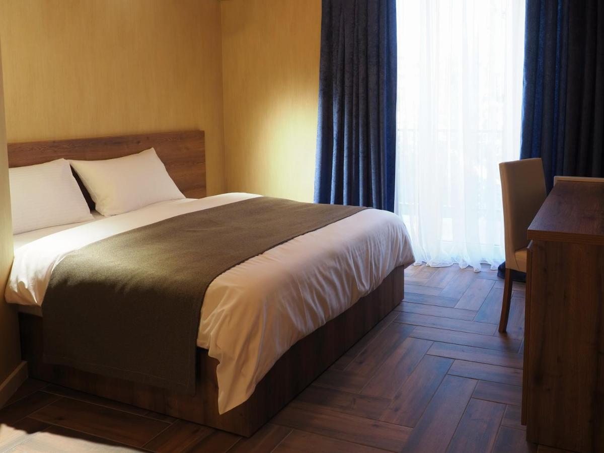 Hotel Banihills Tbilisi Ngoại thất bức ảnh