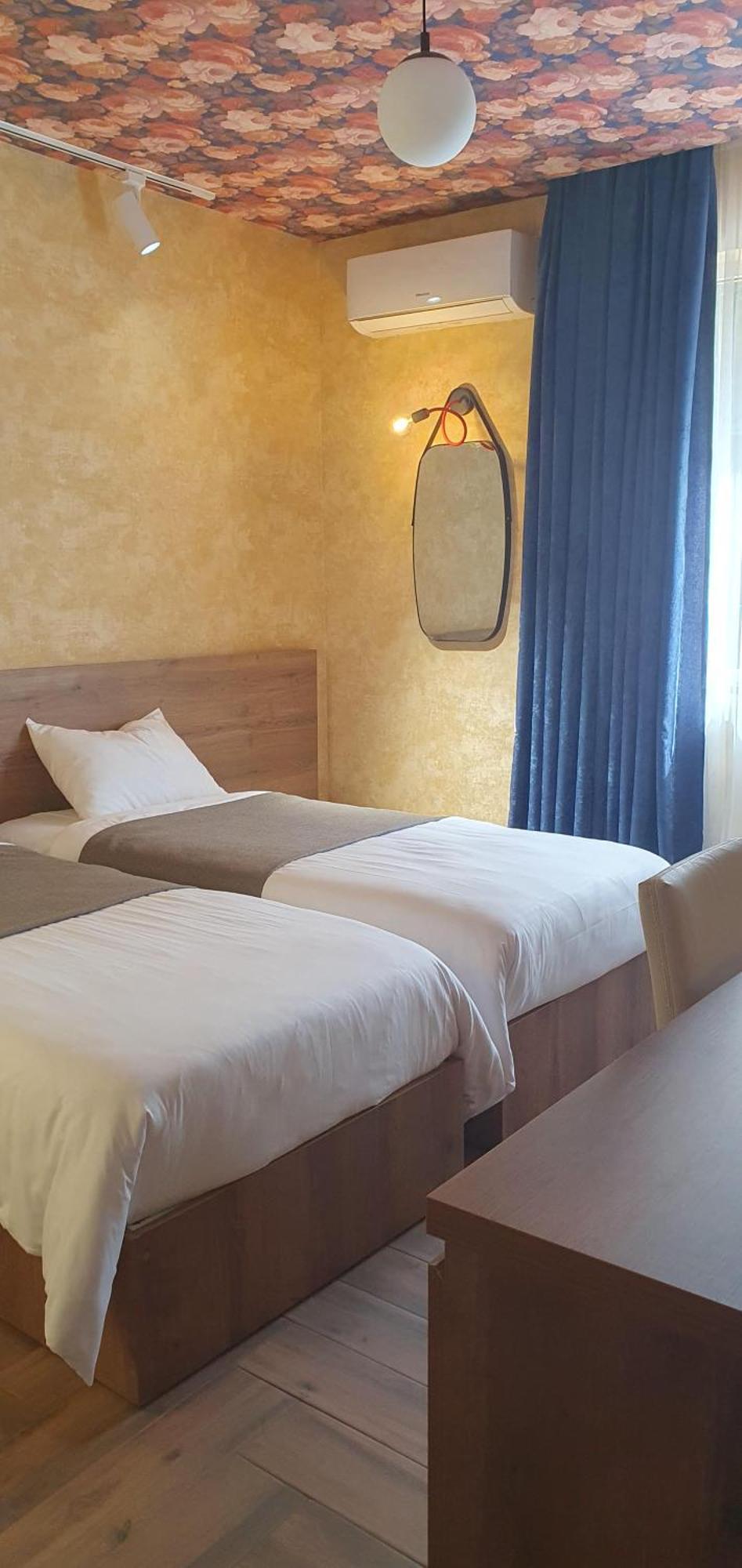 Hotel Banihills Tbilisi Ngoại thất bức ảnh