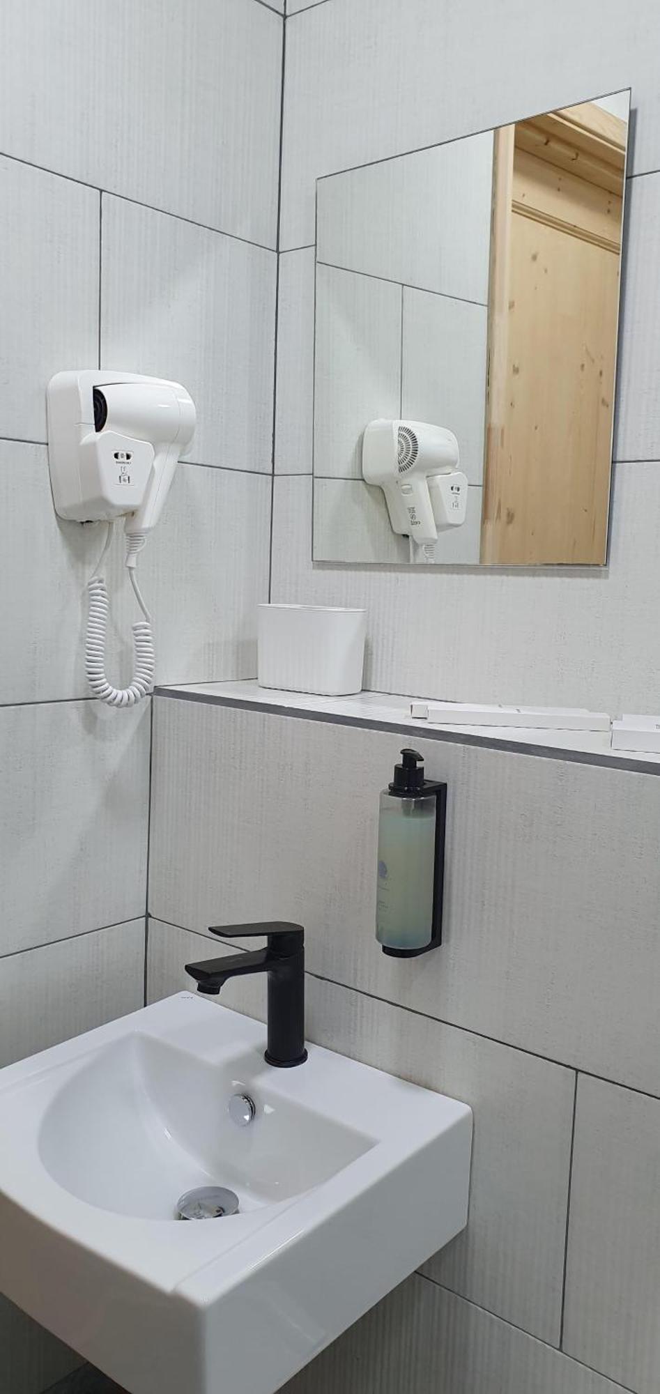Hotel Banihills Tbilisi Ngoại thất bức ảnh